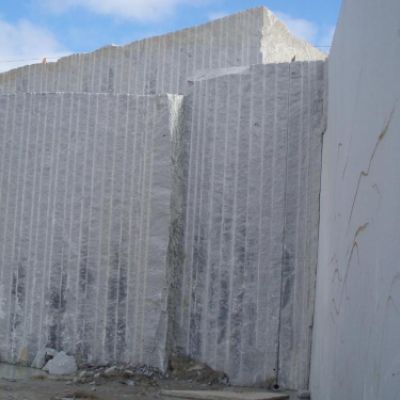 Bloques grandes de granito